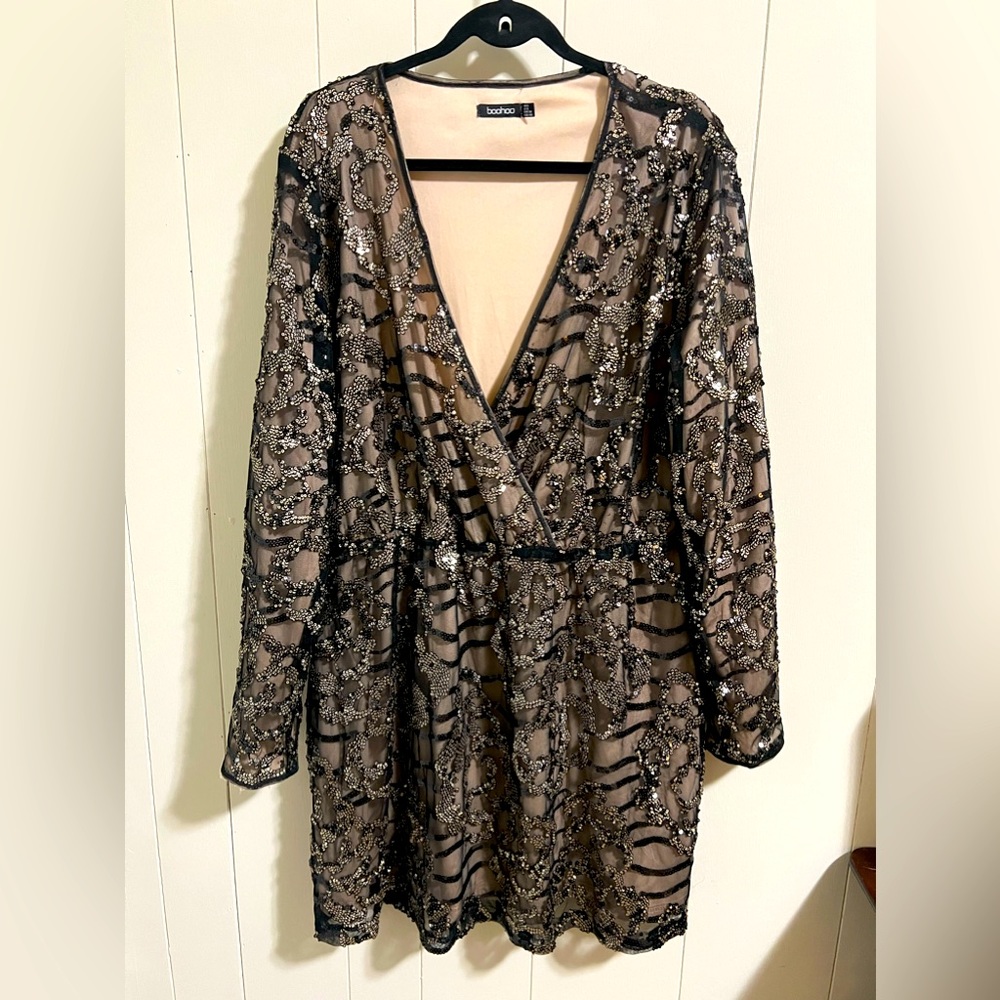 Boohoo Plus Black Sequin Embellished Deep V Long Sleeve Dress